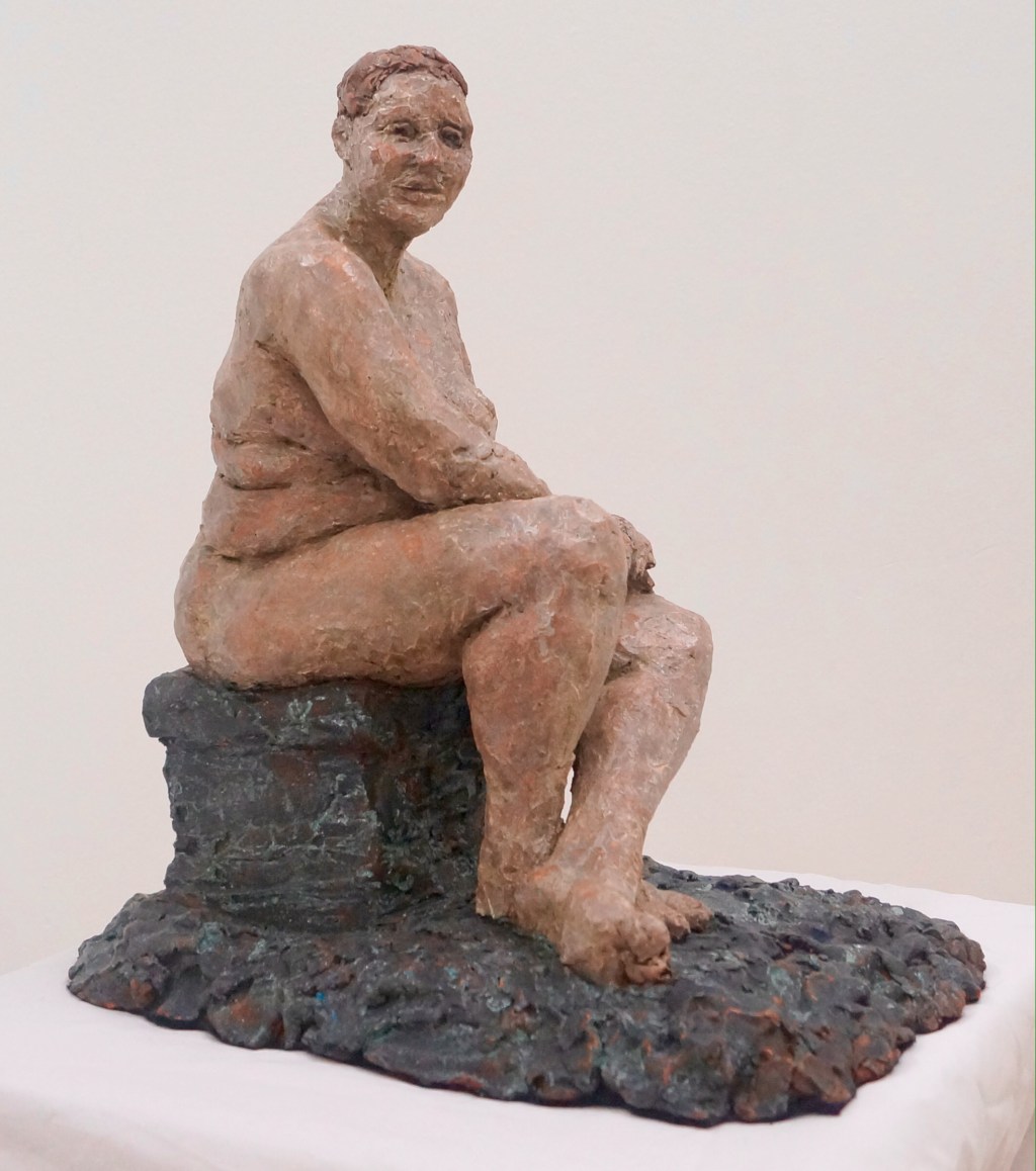 Marie sitting figure